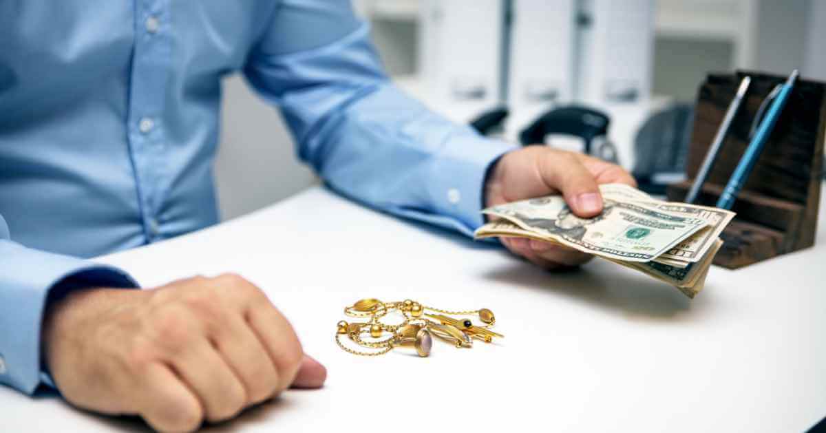 Should you Opt for a Gold Loan or Sell your Gold?