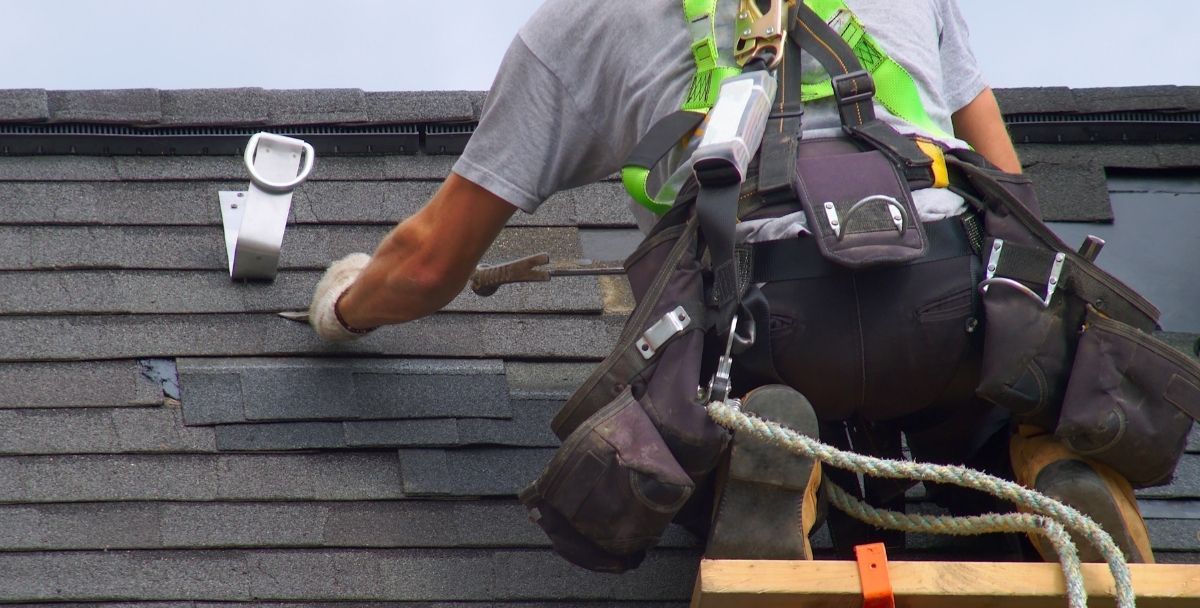 What to Think About Before DIY Roof Repair